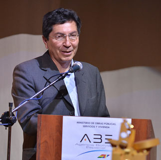 ivan-zambrana-abe-bolivia-satelite